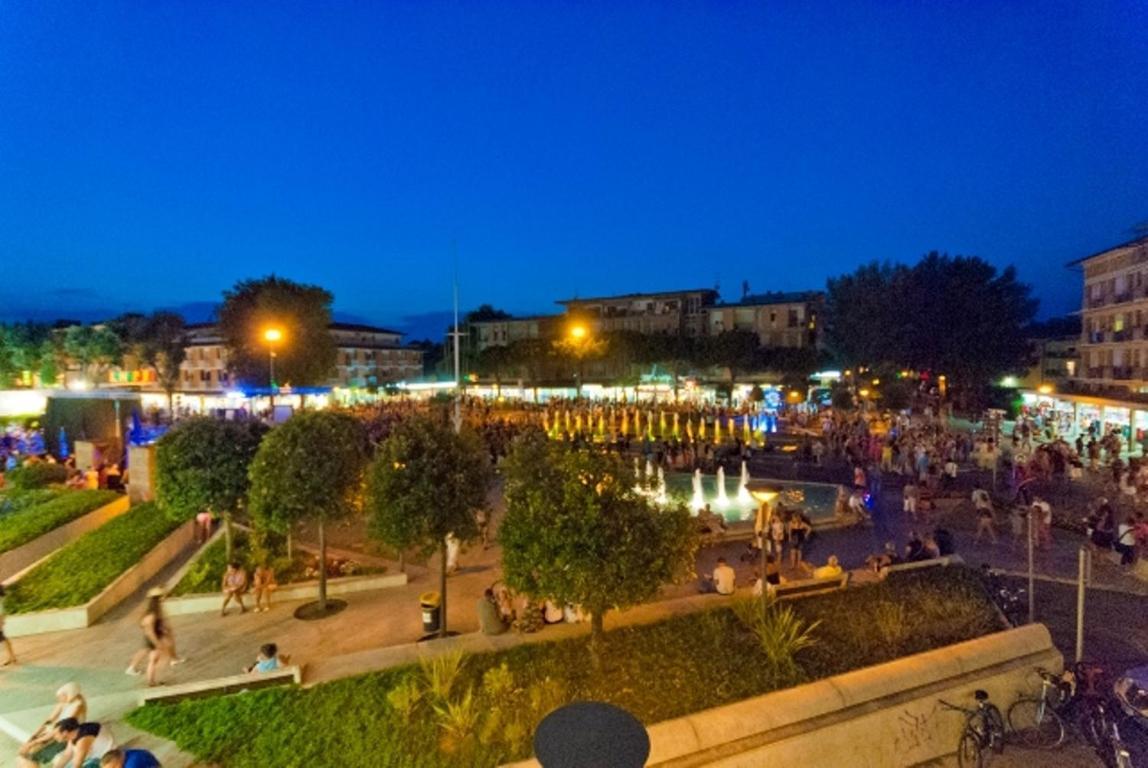 Appartamenti Sanian Бибионе Екстериор снимка